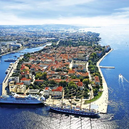Apartmán In With Sea View, Terrace, Wi-fi Sukošan