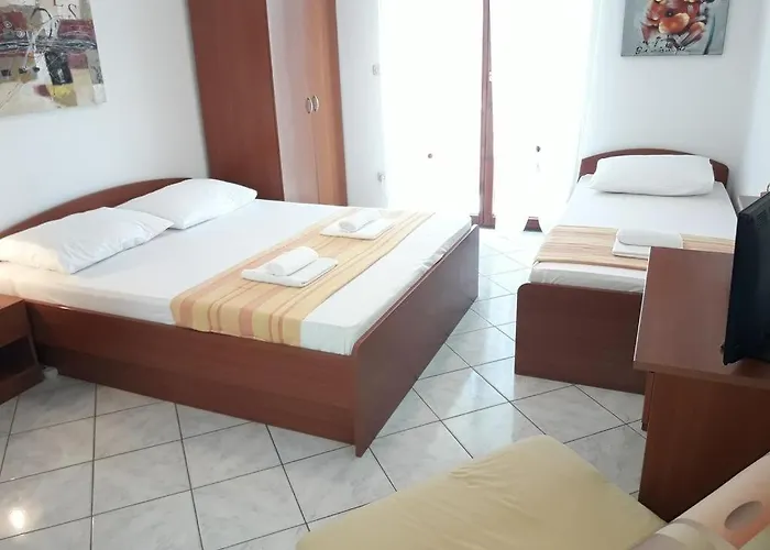 In With Sea View, Terrace, Wi-fi Apartman Sukošan
